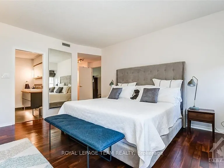 10 Clarence St #3 — Photo 11