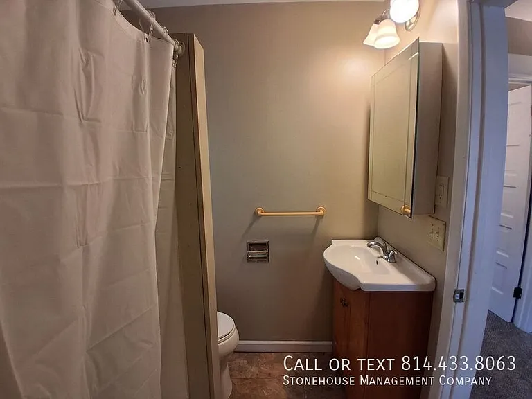 1302 W 25th St — Photo 29