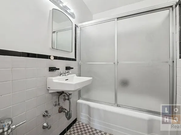 577 Grand Street image 18 of 29