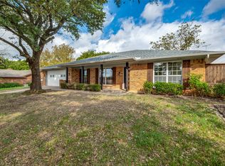 504 Rolling Hills Dr, Midlothian, TX 76065