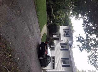3 Ruby Ln, Huntington Station, NY 11746