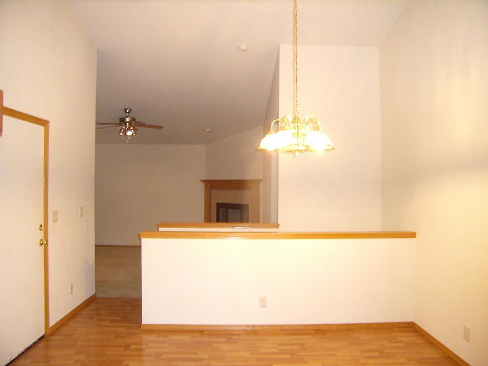 2nd image of 813 N Sunrise Ct