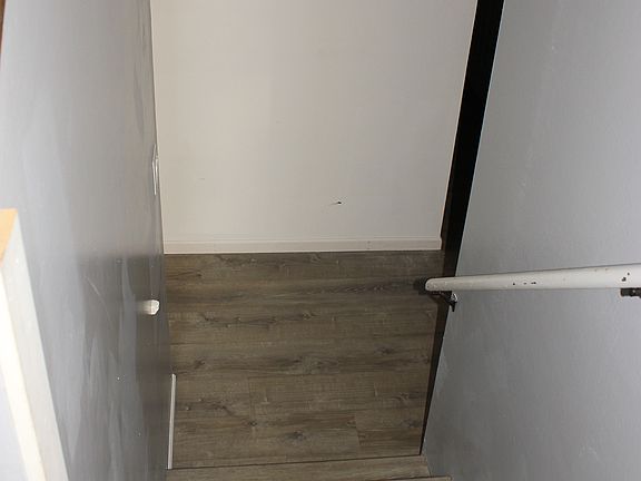3rd image of 700 25th Ave NW