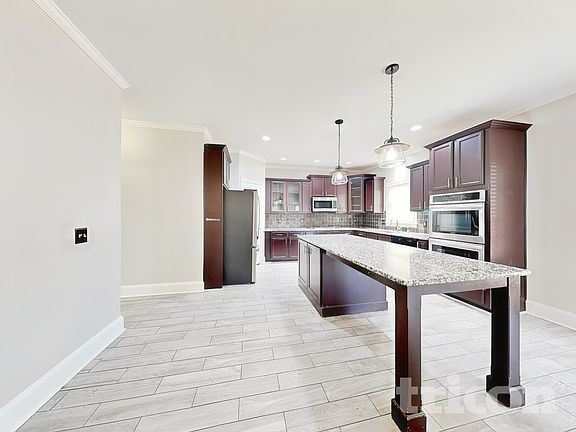 5th image of 1567 Squire Hill Ln