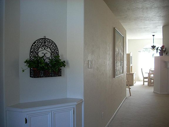 AWESOME ENTRYWAY WITH ART NICHE