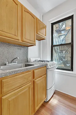 Rented by Cooper & Cooper Real Estate | media 14