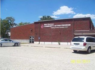 730 Cliff Dr, Augusta, KS 67010