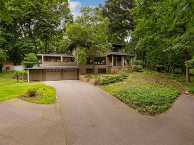 243 Bushaway Rd, Wayzata, MN, 55391