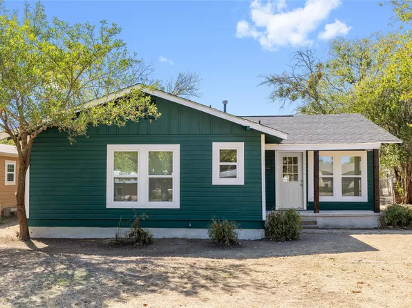 2105 4th St, Brownwood, TX 76801