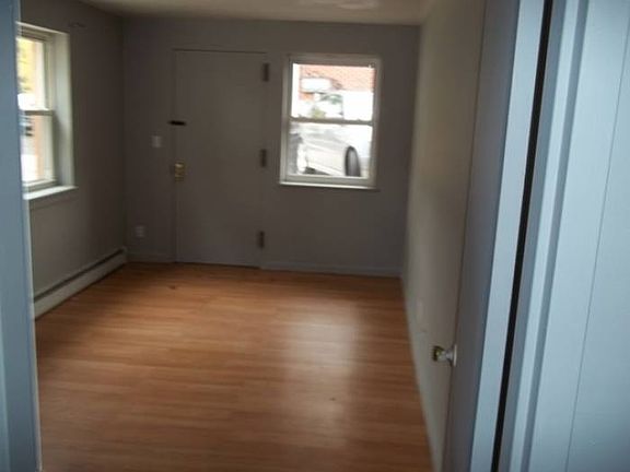 5th image of 8703 Kingston Pl #3
