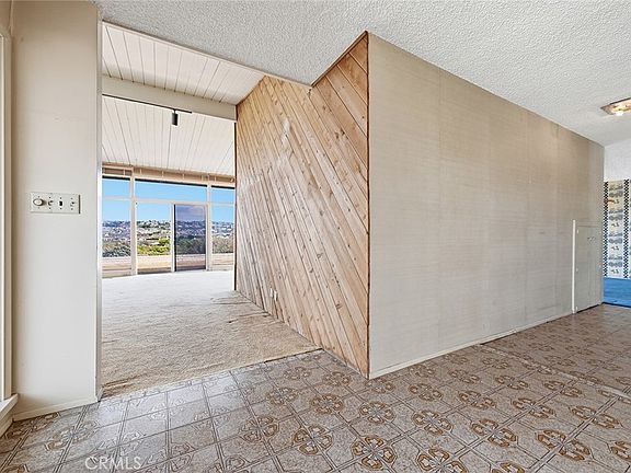 4th image of 1106 Sandpiper Dr