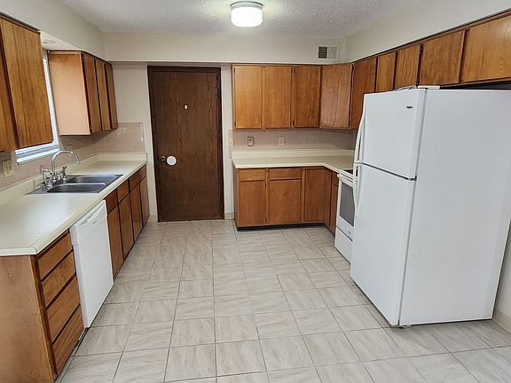 2nd image of 2253 Turquoise Dr