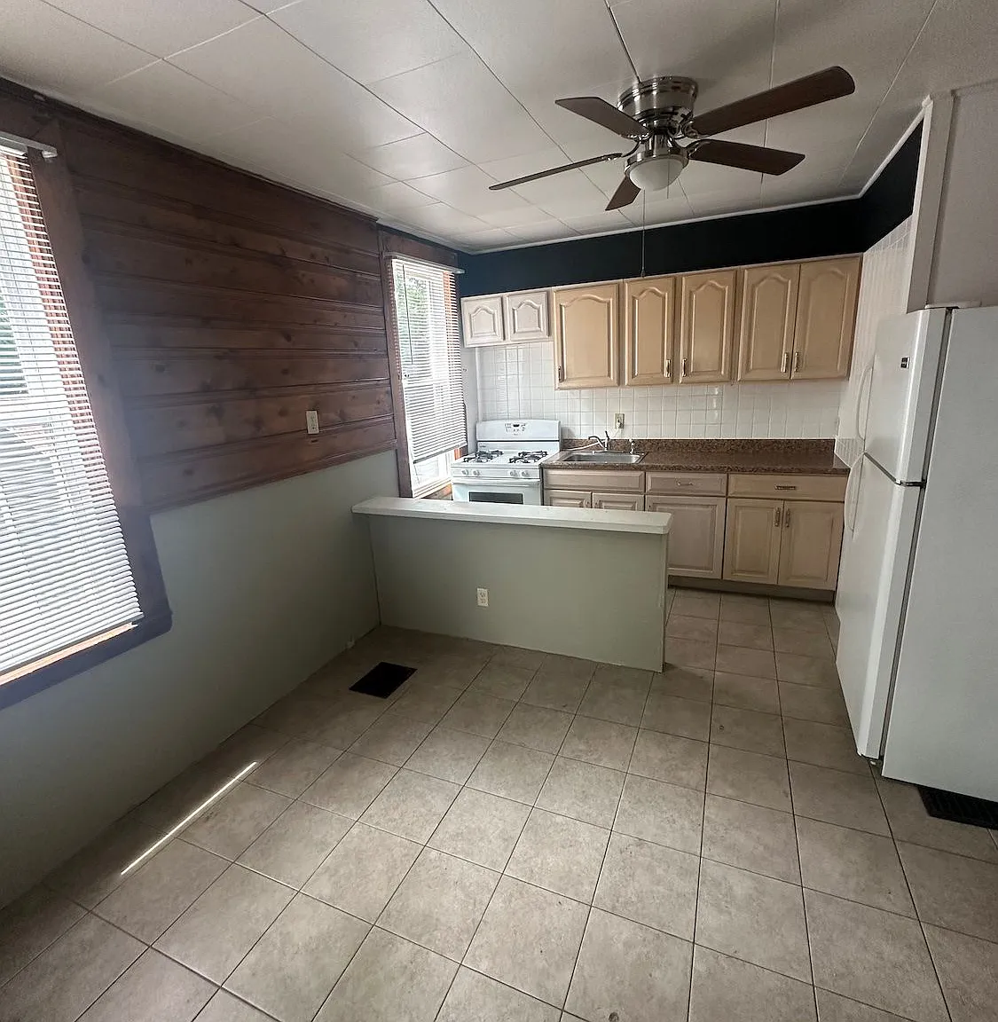 1 bed, 1.0 bath, 600 sqft, $900 — Photo 1