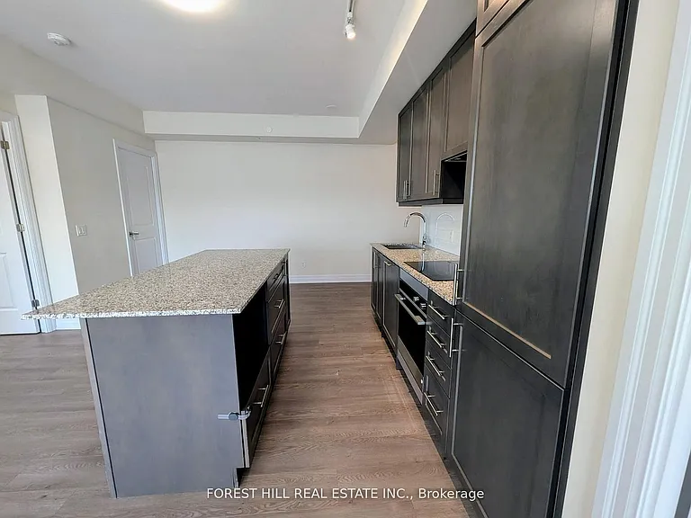 9075 Jane St #1909 — Photo 8