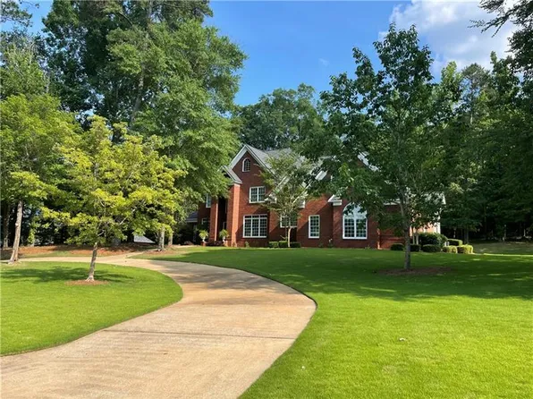 1903 Saint Andrews Way, Phenix City, AL 36867