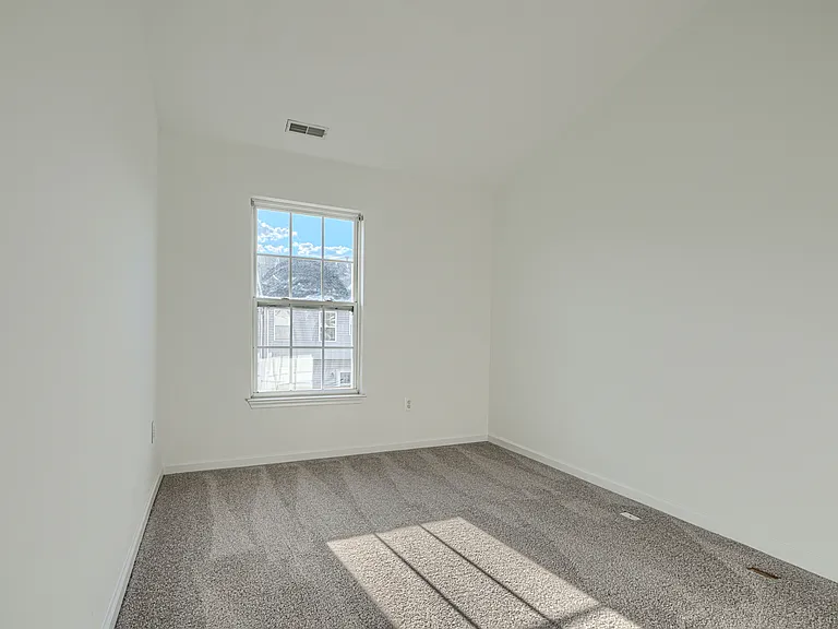 5048 Kemsley Ct — Photo 29