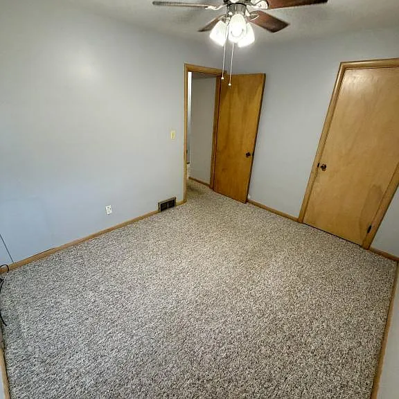 521 Collins Ave — Photo 17