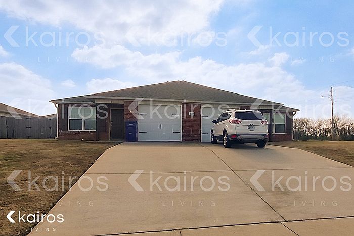 1st image of 3892 E Thomas St #A