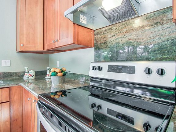 5th image of 5894 Southview Dr