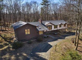 123 N Valley Rd, Pelham, MA 01002