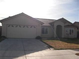 679 S 18th St, Kerman, CA 93630