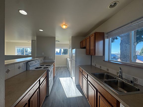 2nd image of 1901 7th St #B