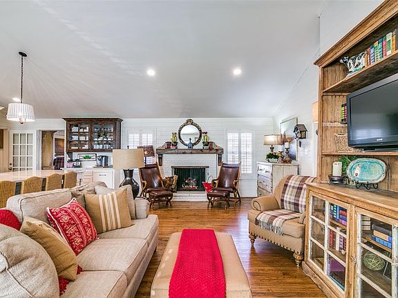 4th image of 318 Highland Dr
