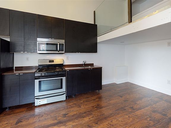 3rd image of 2814 Kennedy Blvd APT 404