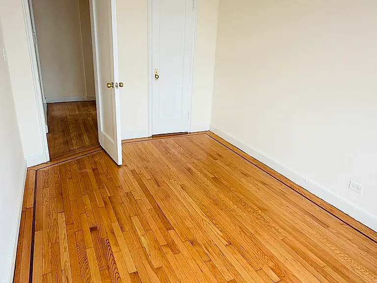 95 W 195th St #6B — Photo 9
