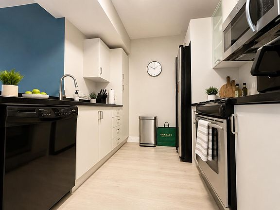 4th image of 2775 NE 187th #408