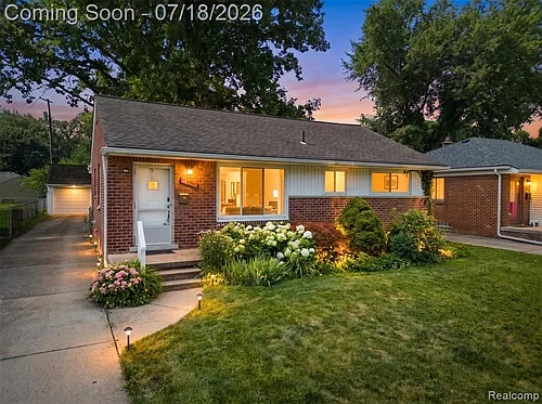 437 W Sunnybrook Dr Photo 1