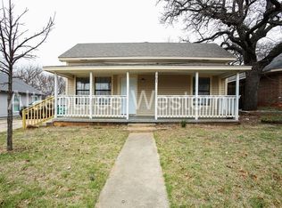 701B N Ruddell St, Denton, TX 76209
