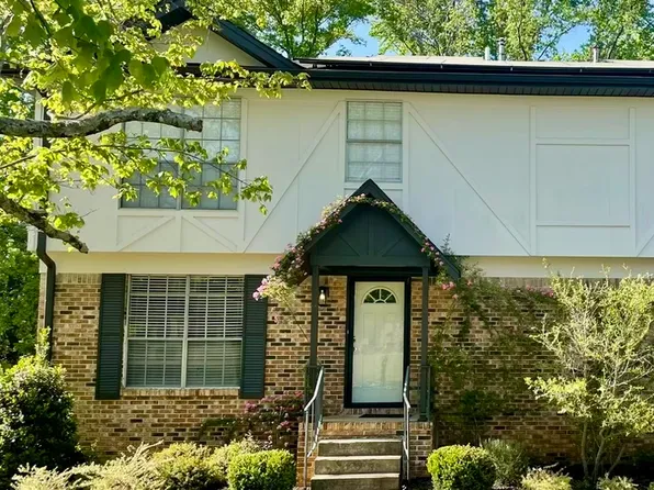 2505 Hawksbury Ln, Hoover, AL 35226