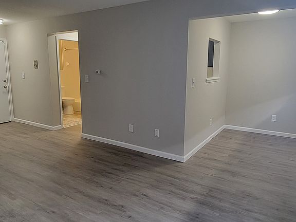 5th image of 565 Aldine St #571-05