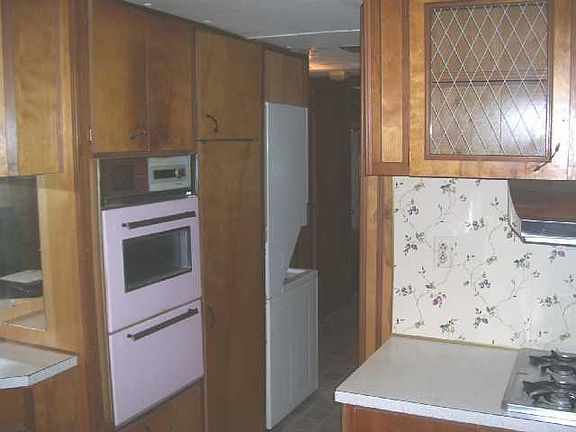 4th image of 412 N Pine St