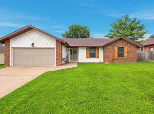 3187 W Berkeley St, Springfield, MO 65807