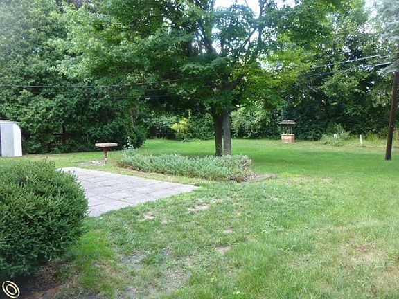 3rd image of 33040 Maplenut St