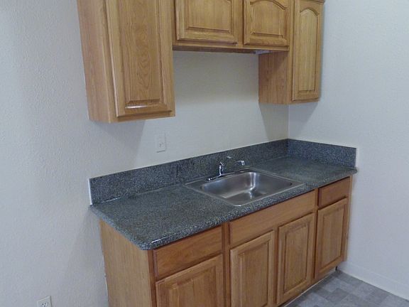 5th image of 1124 Huntington Dr APT M