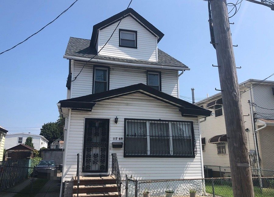 1st image of 11769 142nd St