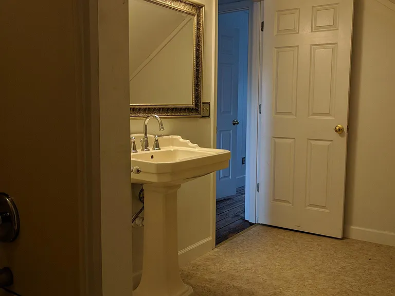 3rd Floor full bathroom.
