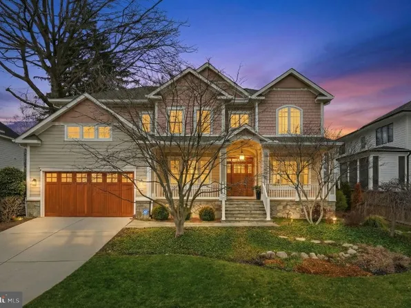 6607 31st St N, Arlington, VA 22213