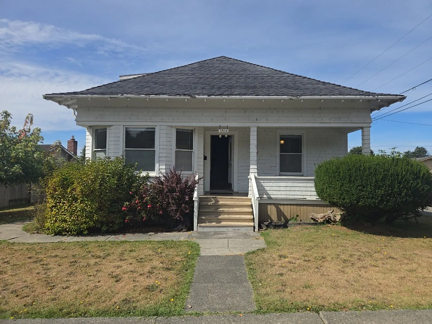 4BD Eureka home on quiet street with fully-fenced yard! — Photo 2