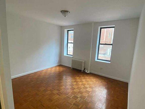 5th image of 203 E 27th St APT 6A