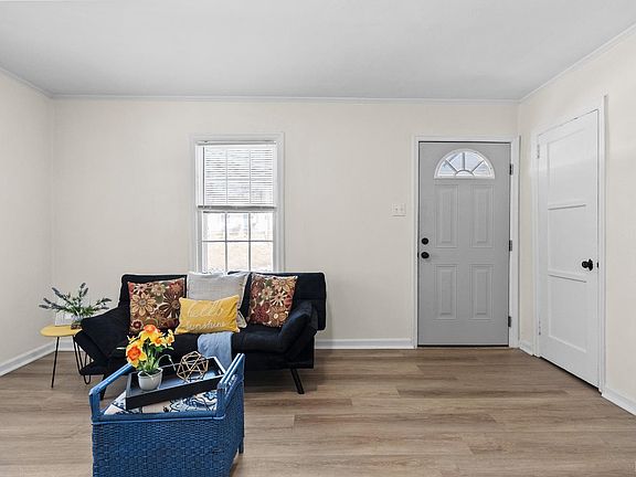 3rd image of 1201 Stratford Rd