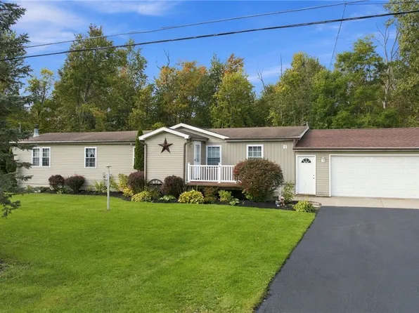 8862 Lake Rd, Corfu, NY 14036