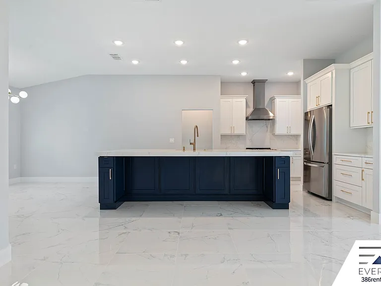 4 Karl Ct — Photo 9