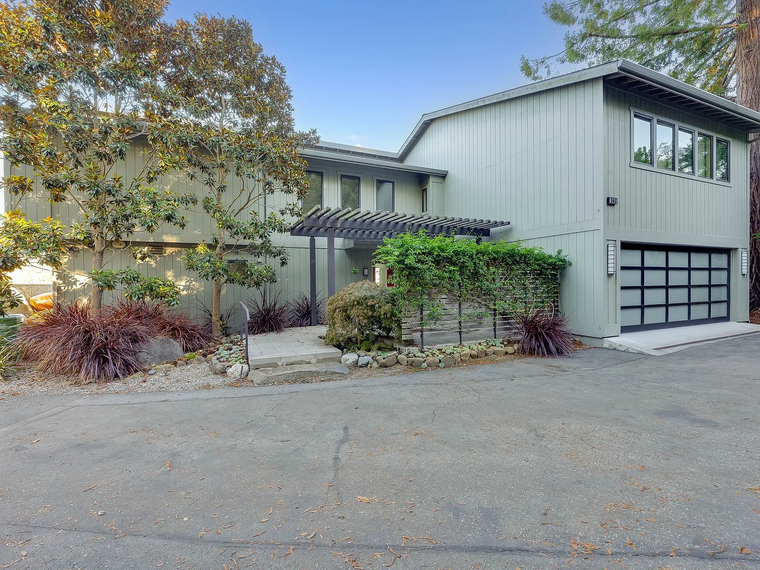 5 bed, 3173 sqft, $18,000 — Photo 2