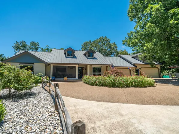 393 Grandstaff Dr, Hot Springs, AR 71913