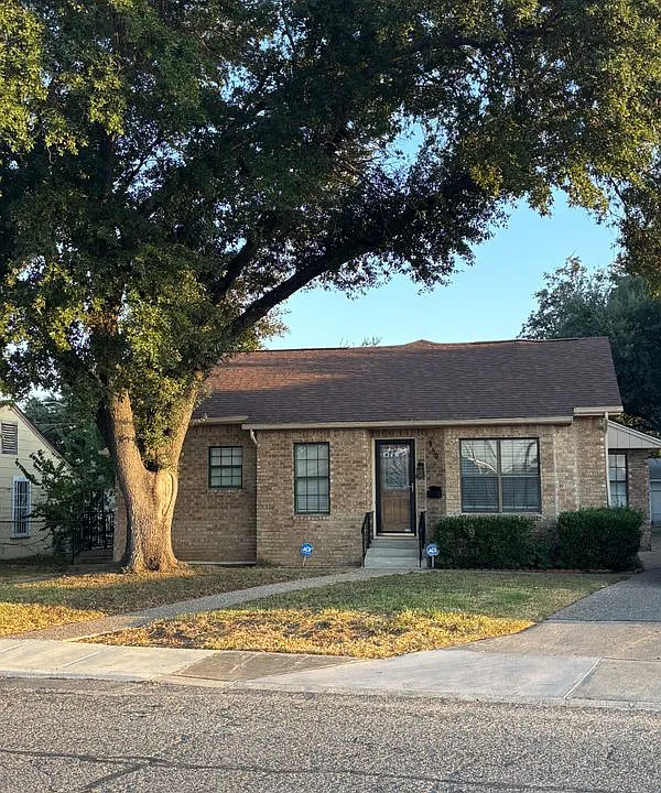 950 Cottonwood Ave