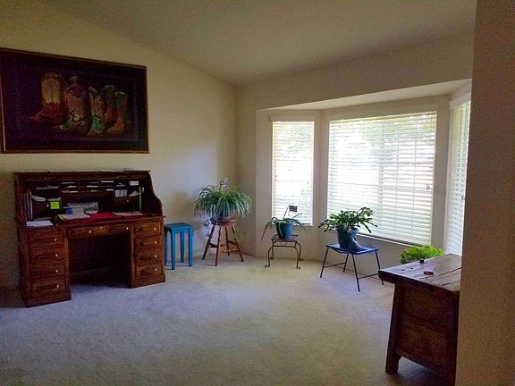 3rd image of 202 Bittercreek Dr